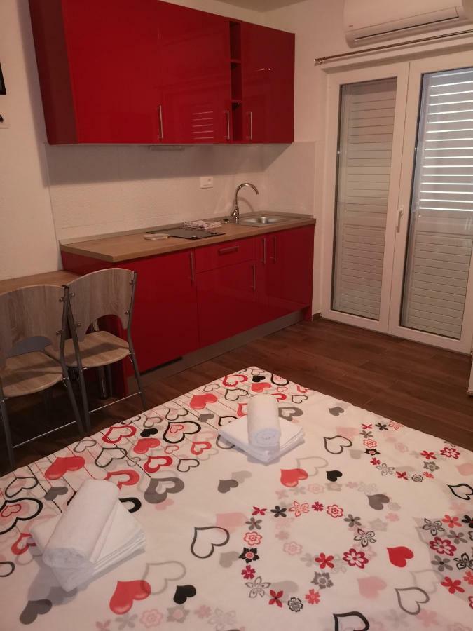 Apartmani Sea Baska Voda Bagian luar foto